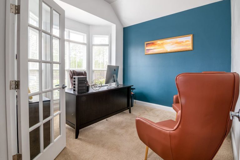 How to reduce echo in a home office room