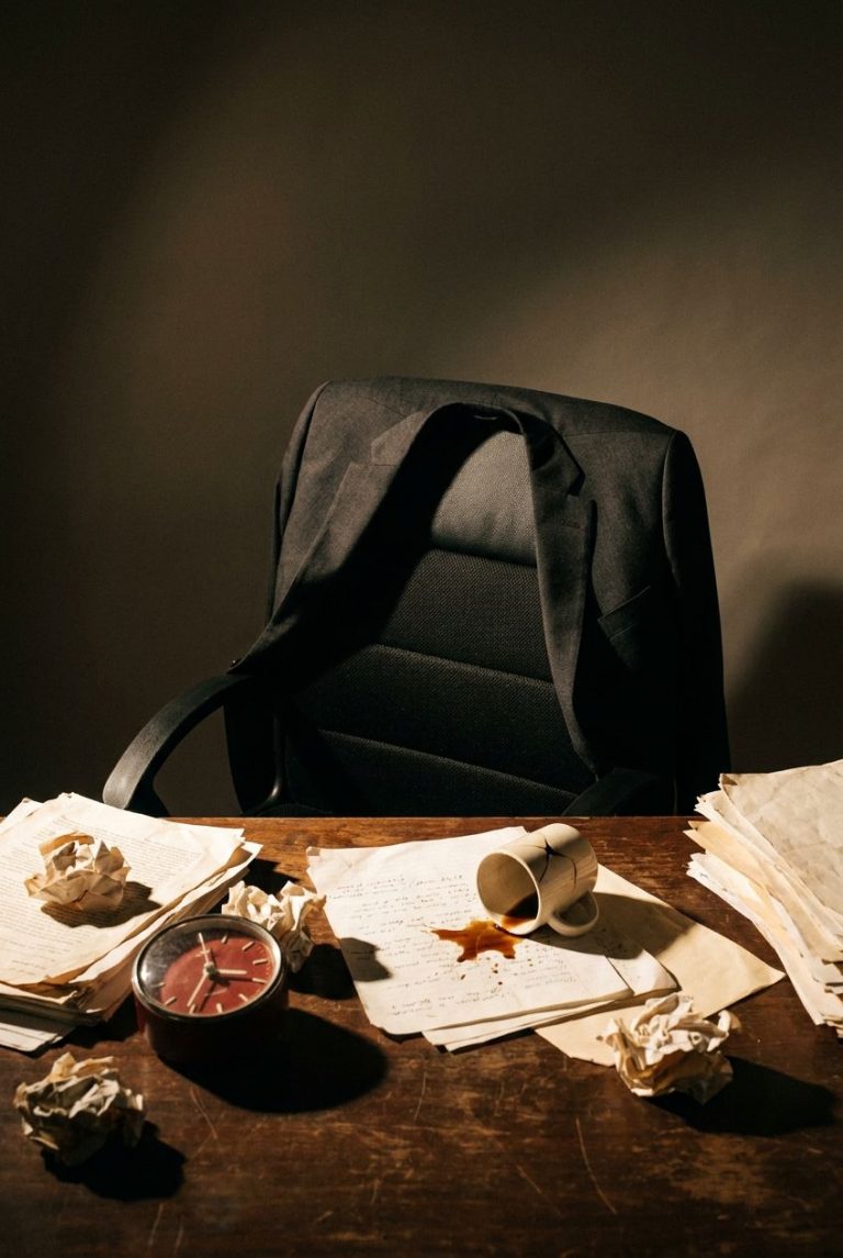 Featured image for How to Deal With a Toxic Boss: A Practical Survival Guide That Actually Works - focus on How To Deal With A Toxic Boss